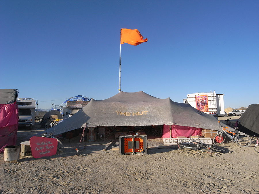 Hut 2010 01.jpg