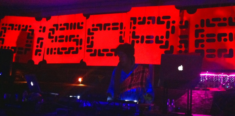 File:DisorientDubaiSign night.jpg