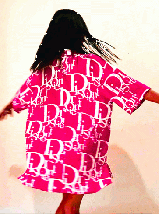 D24ShirtRia.M2.gif
