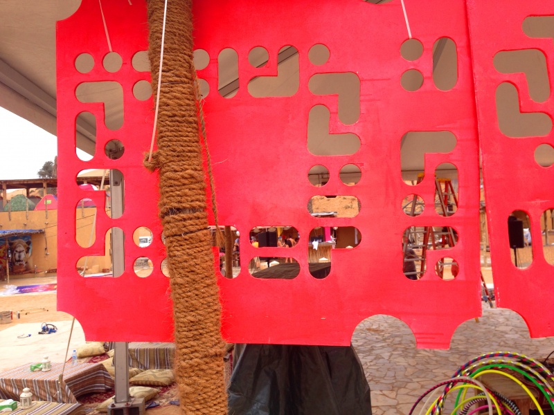 File:DisorientDubaiSign DI.jpg