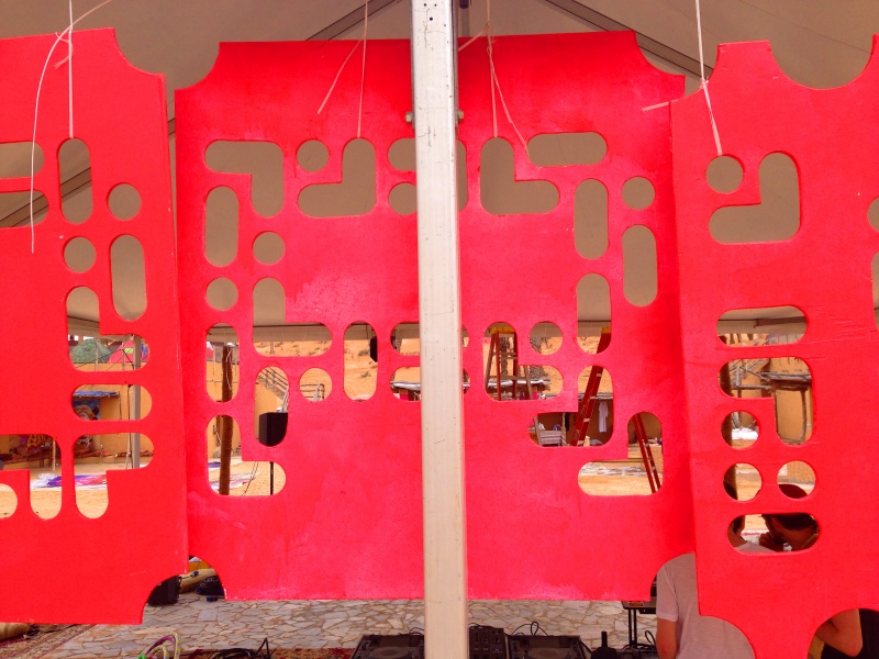 File:DisorientDubaiSign R.jpg